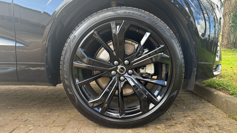 Volvo XC60 2.0 B5P Plus Black Edition 5dr AWD Geartronic Petrol Estate